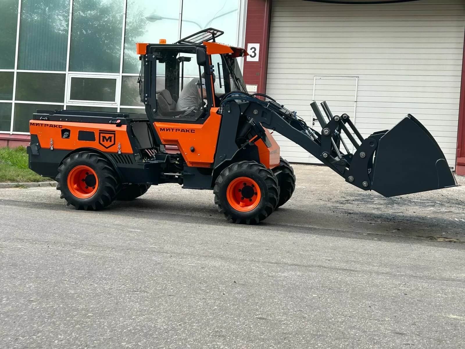 Коммунальная машина Митракс МП 1100
