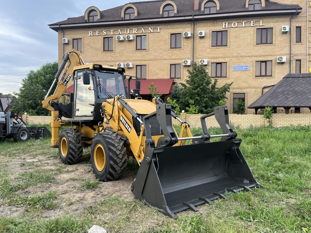 Экскаватор-погрузчик BUILDER BL30-25 (равновеликие колеса)