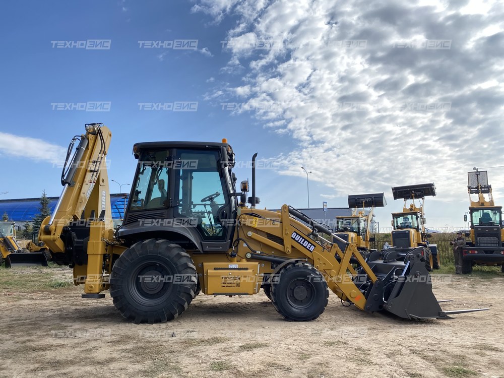 Экскаватор-погрузчик BUILDER BL388 (разновеликие колеса)