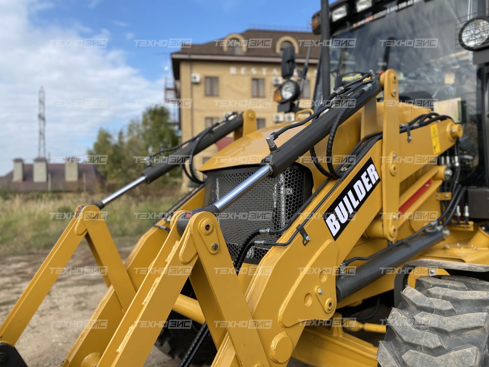 Экскаватор-погрузчик BUILDER BL388 (разновеликие колеса)