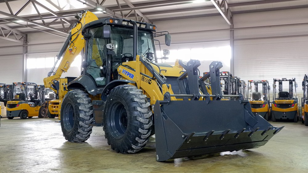 Экскаватор-погрузчик HYPER H695F