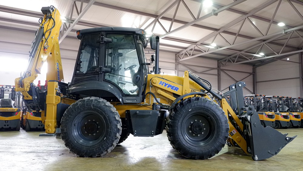 Экскаватор-погрузчик HYPER H695F
