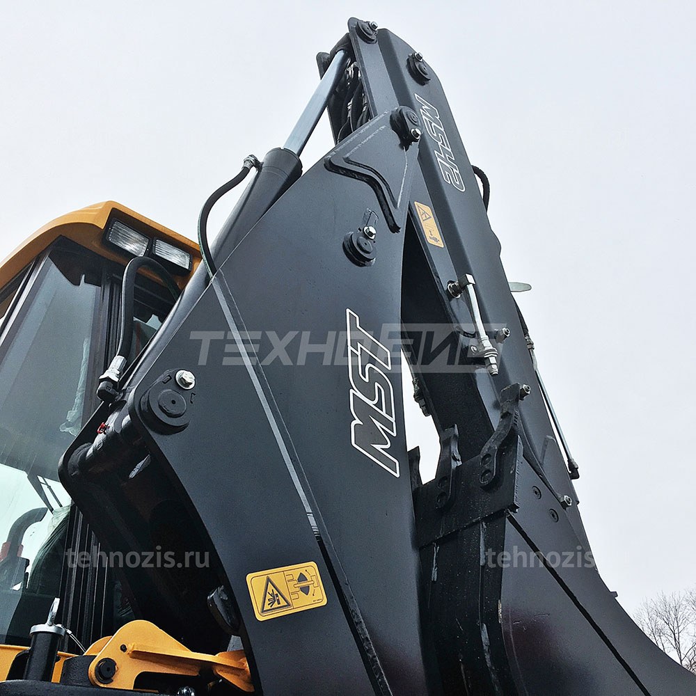 Экскаватор-погрузчик MST M542