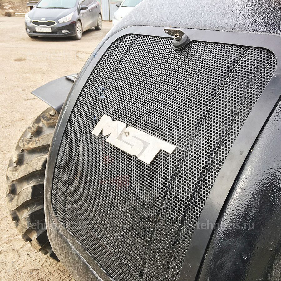 Экскаватор-погрузчик MST M542