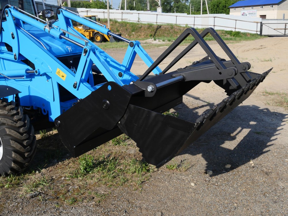 Экскаватор-погрузчик Pi Makina Pi1022A