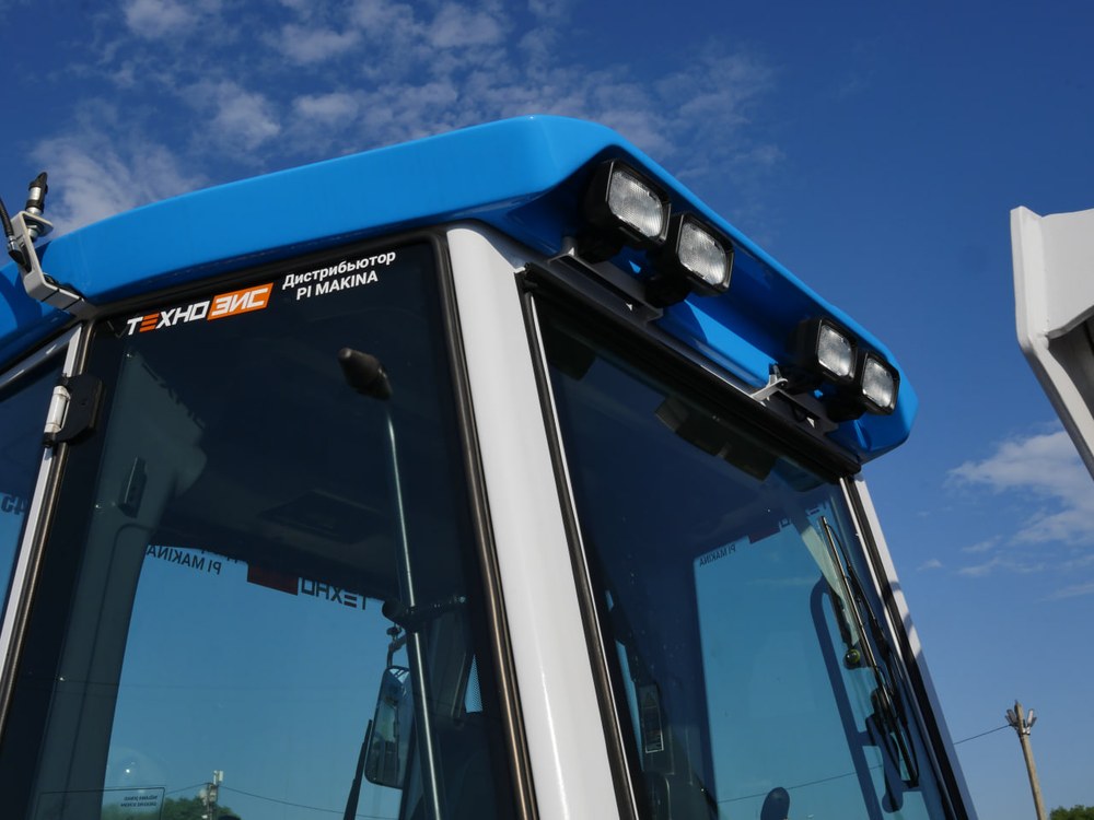 Экскаватор-погрузчик Pi Makina Pi1022A