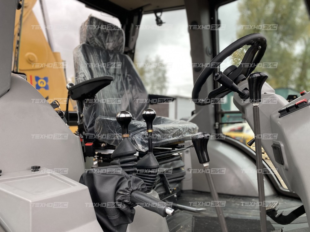 Экскаватор-погрузчик XGMA XG765H-4TX (равновеликие колеса)