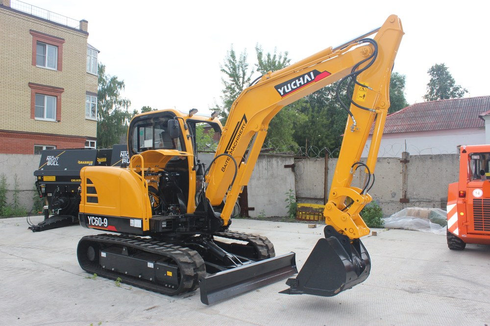 Мини-экскаватор YUCHAI YC60
