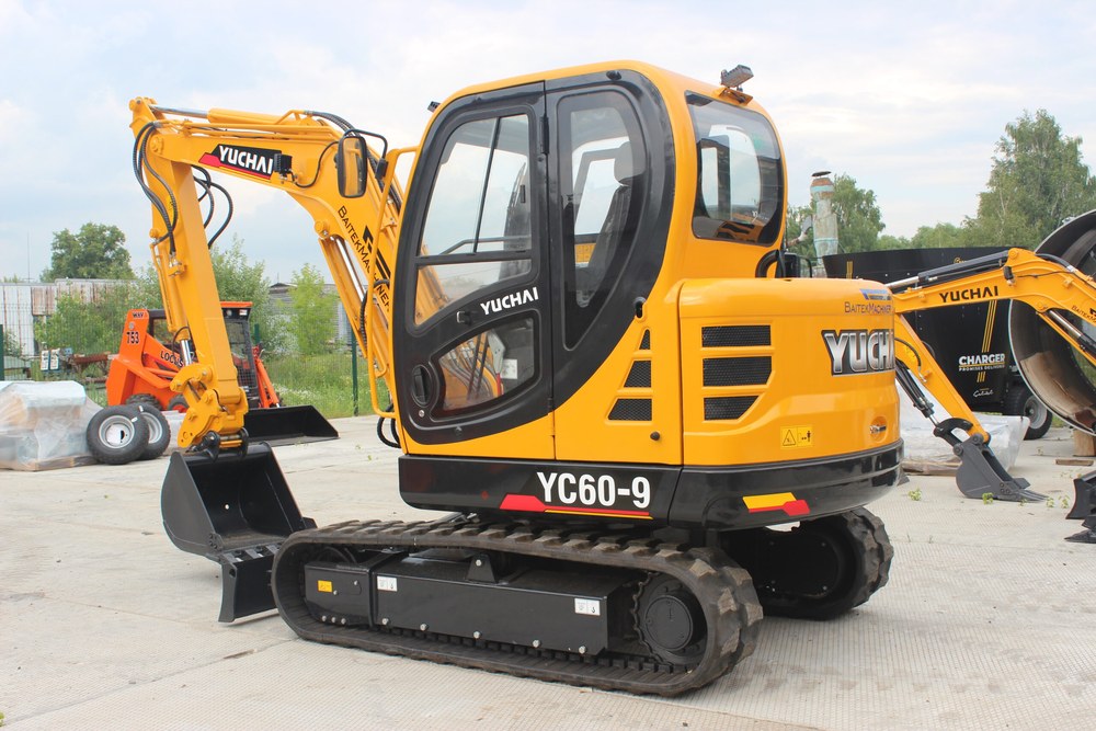 Мини-экскаватор YUCHAI YC60
