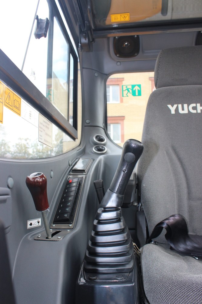 Мини-экскаватор YUCHAI YC60