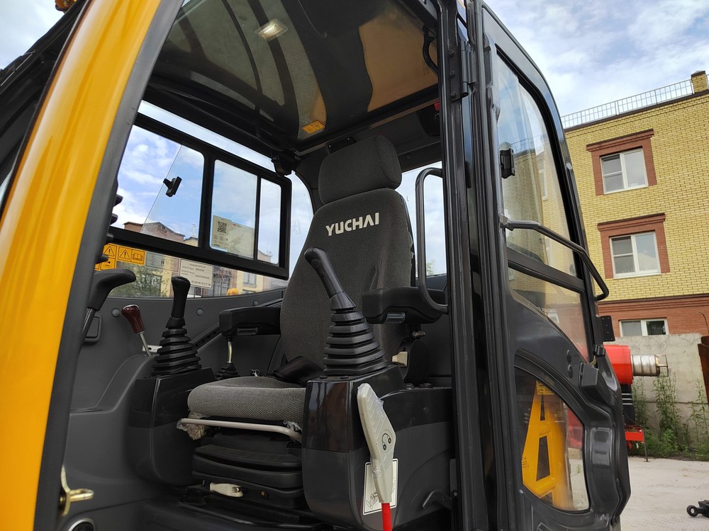 Мини-экскаватор YUCHAI YC60