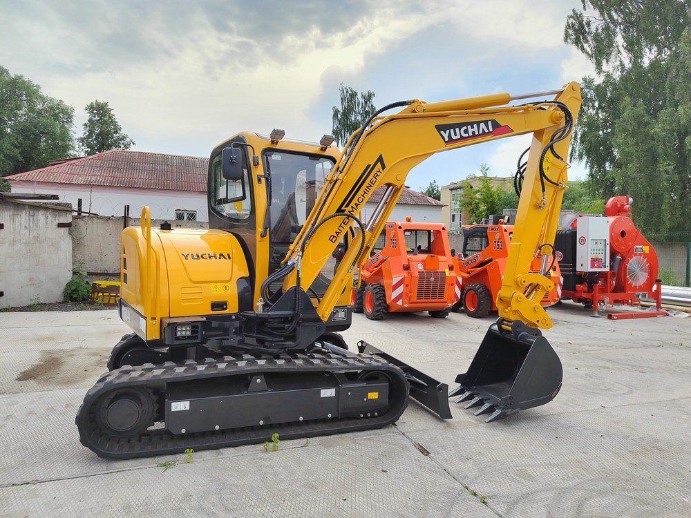 Мини-экскаватор YUCHAI YC60